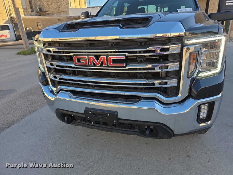image for item FI0584 2022 GMC Sierra 2500HD SLE Crew Cab pickup truck