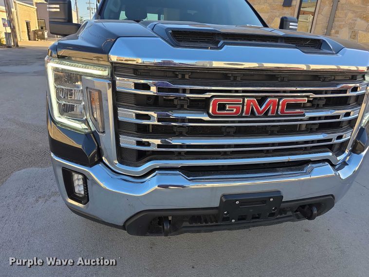 image for item FI0584 2022 GMC Sierra 2500HD SLE Crew Cab pickup truck