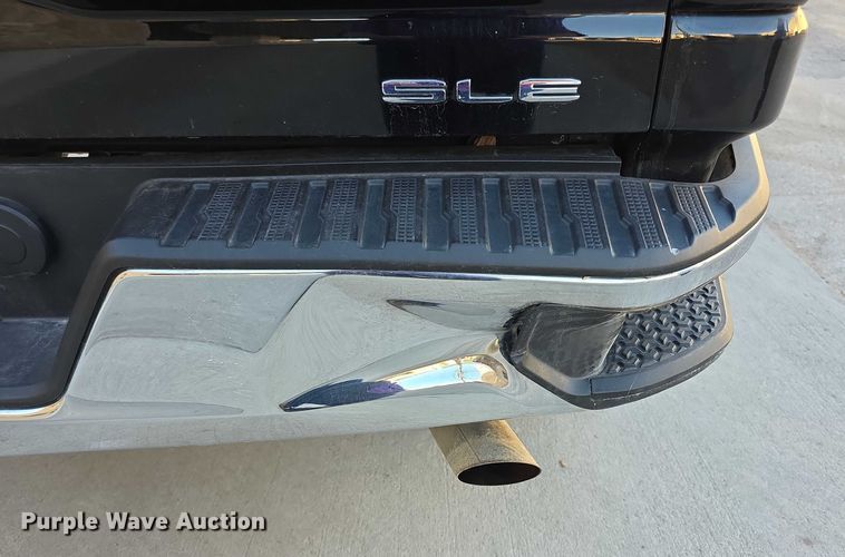 image for item FI0584 2022 GMC Sierra 2500HD SLE Crew Cab pickup truck