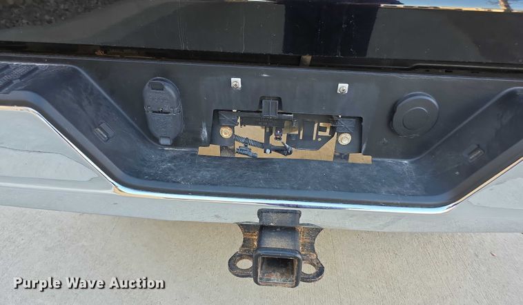 image for item FI0584 2022 GMC Sierra 2500HD SLE Crew Cab pickup truck