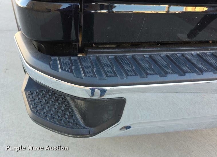 image for item FI0584 2022 GMC Sierra 2500HD SLE Crew Cab pickup truck