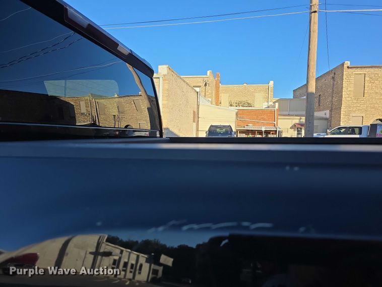 image for item FI0584 2022 GMC Sierra 2500HD SLE Crew Cab pickup truck