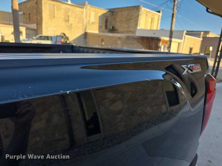 image for item FI0584 2022 GMC Sierra 2500HD SLE Crew Cab pickup truck