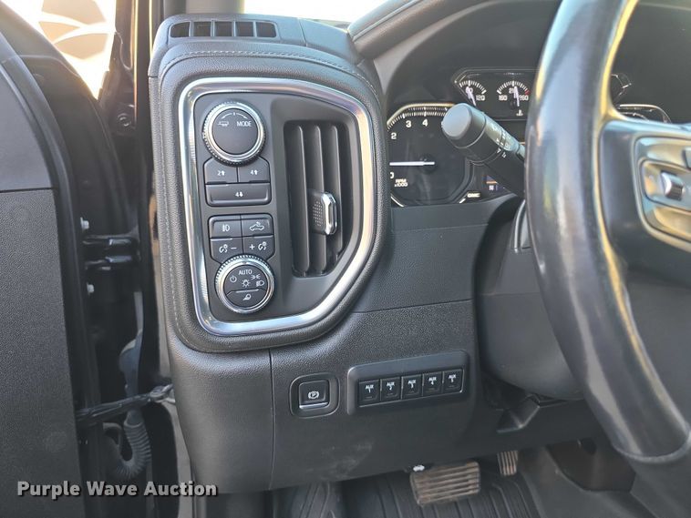 image for item FI0584 2022 GMC Sierra 2500HD SLE Crew Cab pickup truck