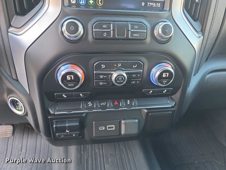 image for item FI0584 2022 GMC Sierra 2500HD SLE Crew Cab pickup truck