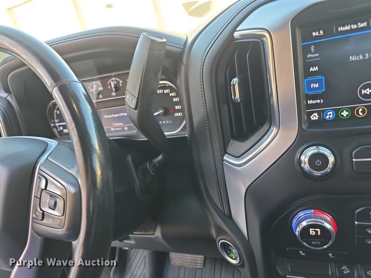 image for item FI0584 2022 GMC Sierra 2500HD SLE Crew Cab pickup truck