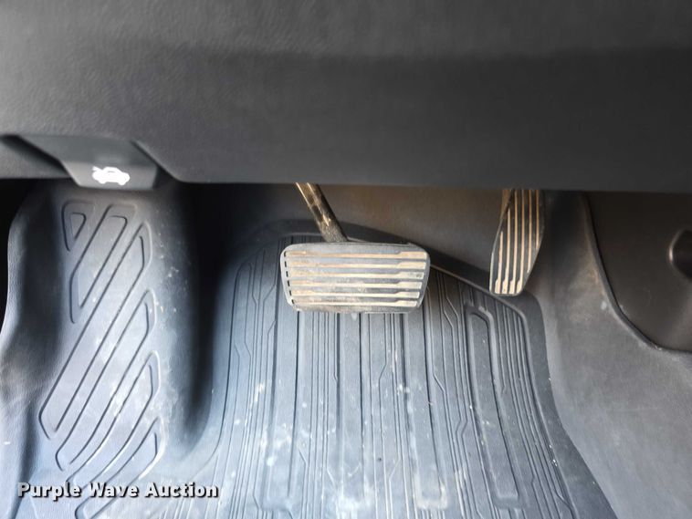 image for item FI0584 2022 GMC Sierra 2500HD SLE Crew Cab pickup truck