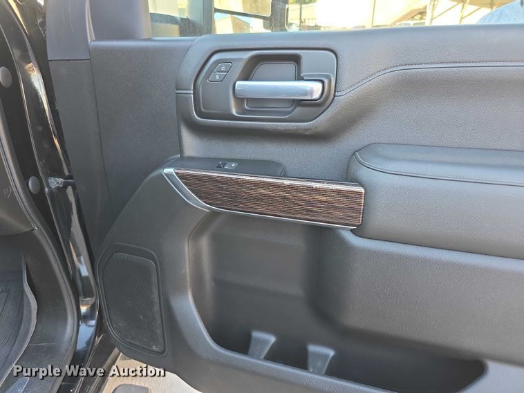 image for item FI0584 2022 GMC Sierra 2500HD SLE Crew Cab pickup truck