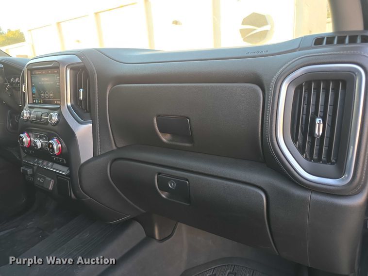 image for item FI0584 2022 GMC Sierra 2500HD SLE Crew Cab pickup truck