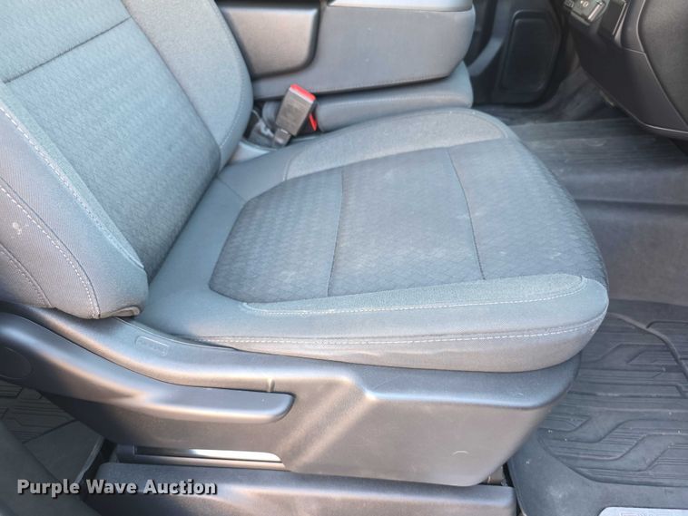 image for item FI0584 2022 GMC Sierra 2500HD SLE Crew Cab pickup truck