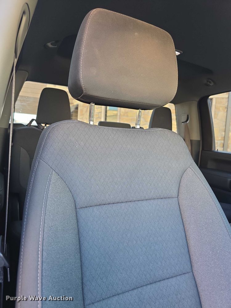 image for item FI0584 2022 GMC Sierra 2500HD SLE Crew Cab pickup truck