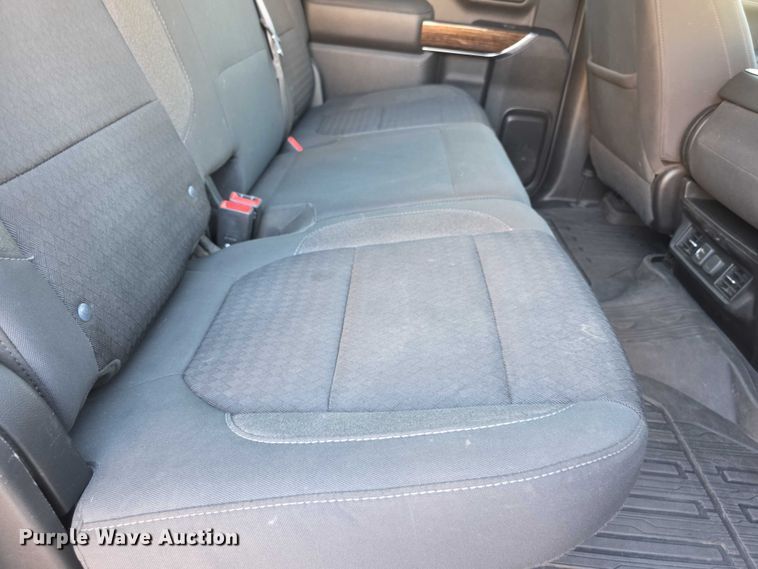 image for item FI0584 2022 GMC Sierra 2500HD SLE Crew Cab pickup truck