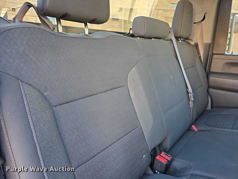 image for item FI0584 2022 GMC Sierra 2500HD SLE Crew Cab pickup truck