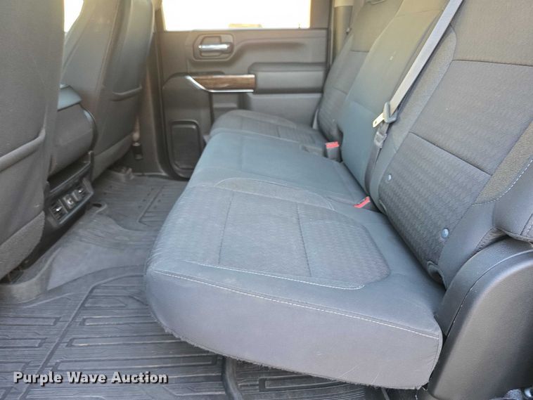 image for item FI0584 2022 GMC Sierra 2500HD SLE Crew Cab pickup truck