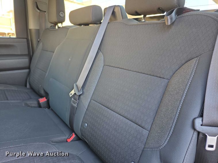 image for item FI0584 2022 GMC Sierra 2500HD SLE Crew Cab pickup truck