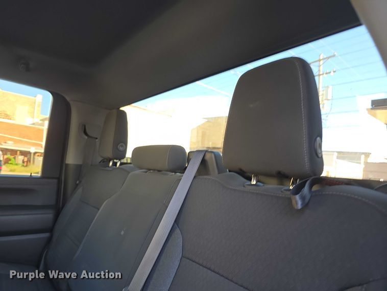 image for item FI0584 2022 GMC Sierra 2500HD SLE Crew Cab pickup truck