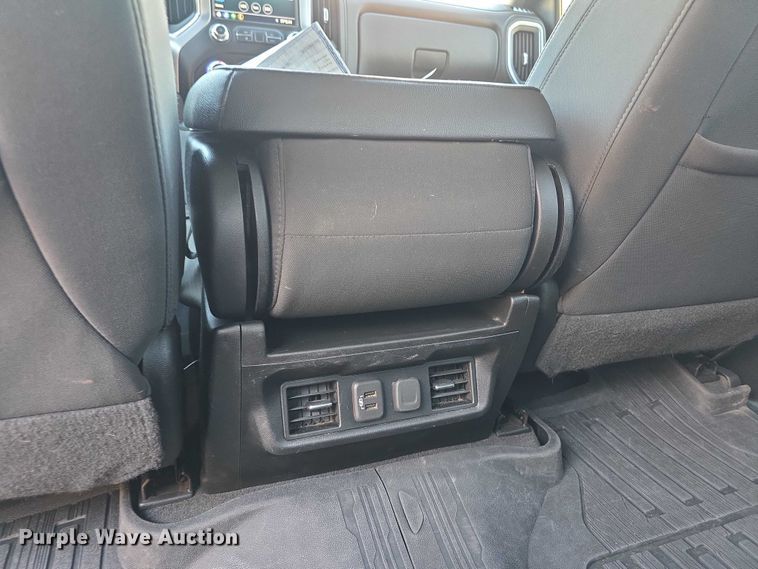 image for item FI0584 2022 GMC Sierra 2500HD SLE Crew Cab pickup truck