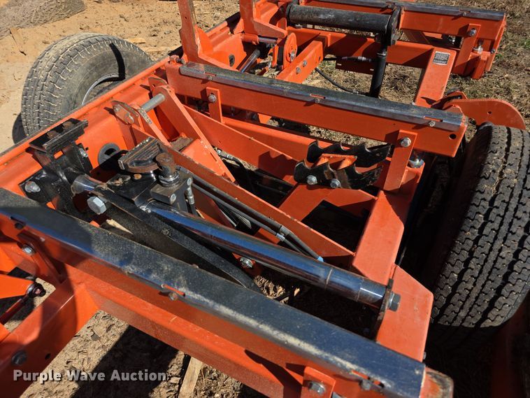 image for item FI0586 2015 Wood-Mizer Products, Inc. LT40 sawmill