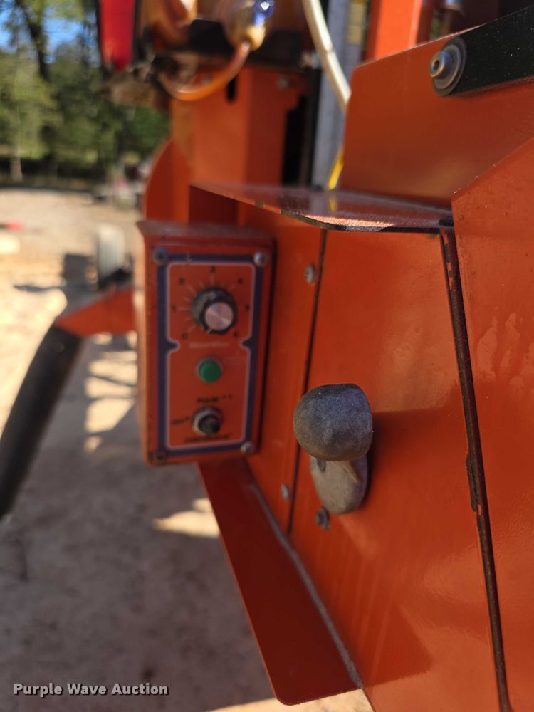 image for item FI0586 2015 Wood-Mizer Products, Inc. LT40 sawmill