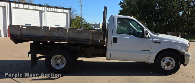 image for item FI0587 2003 Ford F350 Super Duty XL dump flatbed pickup truck