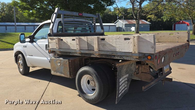 image for item FI0587 2003 Ford F350 Super Duty XL dump flatbed pickup truck