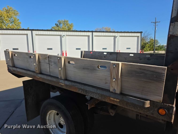 image for item FI0587 2003 Ford F350 Super Duty XL dump flatbed pickup truck