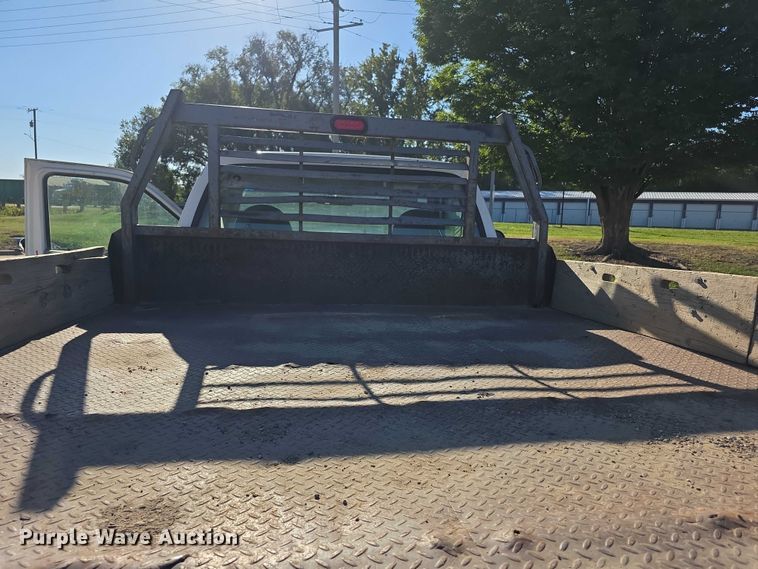 image for item FI0587 2003 Ford F350 Super Duty XL dump flatbed pickup truck