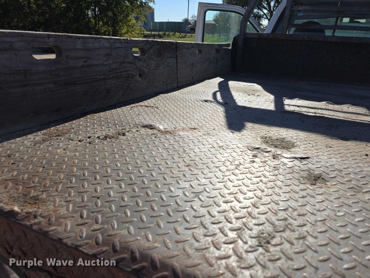 image for item FI0587 2003 Ford F350 Super Duty XL dump flatbed pickup truck