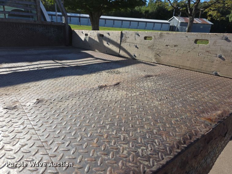 image for item FI0587 2003 Ford F350 Super Duty XL dump flatbed pickup truck