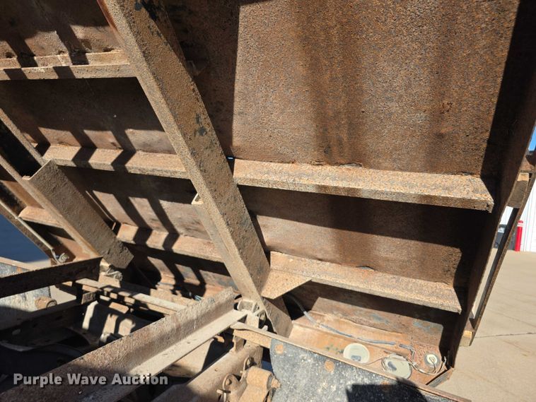 image for item FI0587 2003 Ford F350 Super Duty XL dump flatbed pickup truck