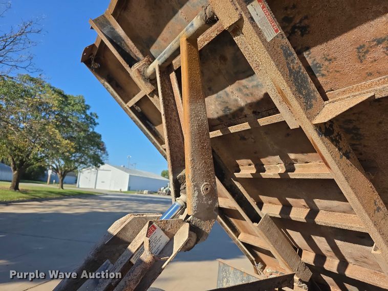 image for item FI0587 2003 Ford F350 Super Duty XL dump flatbed pickup truck