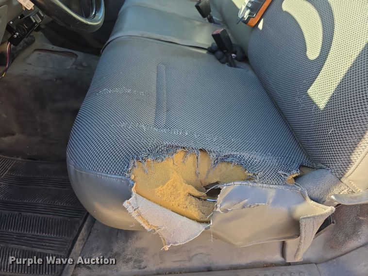 image for item FI0587 2003 Ford F350 Super Duty XL dump flatbed pickup truck