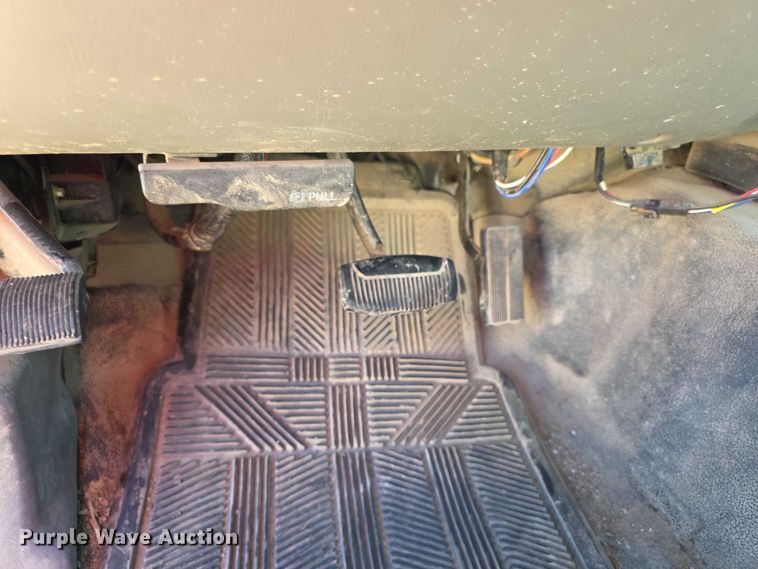 image for item FI0587 2003 Ford F350 Super Duty XL dump flatbed pickup truck