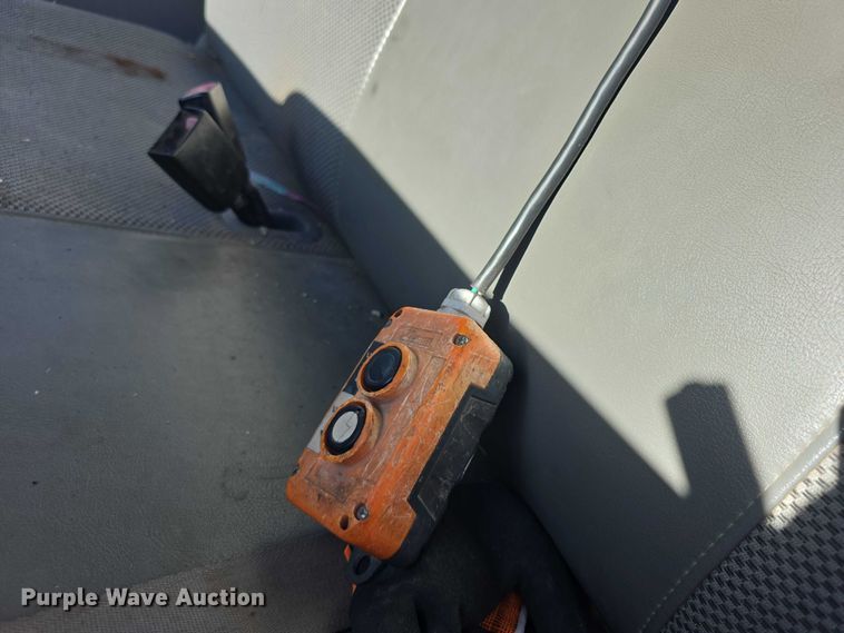 image for item FI0587 2003 Ford F350 Super Duty XL dump flatbed pickup truck