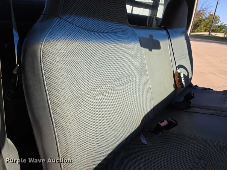 image for item FI0587 2003 Ford F350 Super Duty XL dump flatbed pickup truck