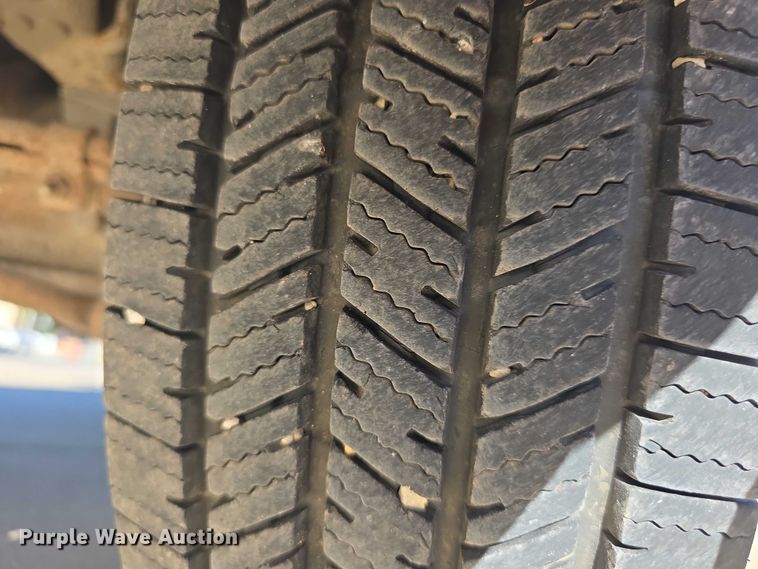 image for item FI0587 2003 Ford F350 Super Duty XL dump flatbed pickup truck