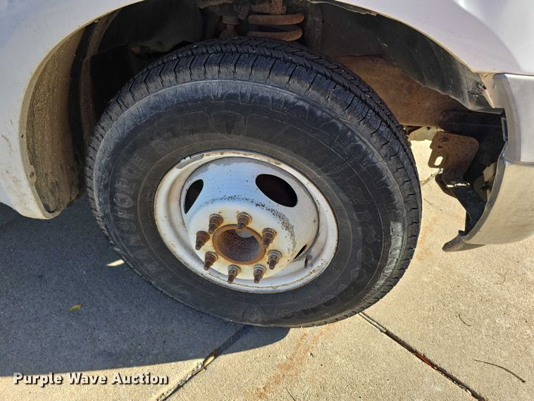 image for item FI0587 2003 Ford F350 Super Duty XL dump flatbed pickup truck