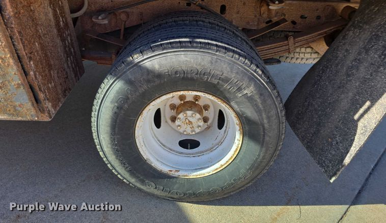 image for item FI0587 2003 Ford F350 Super Duty XL dump flatbed pickup truck