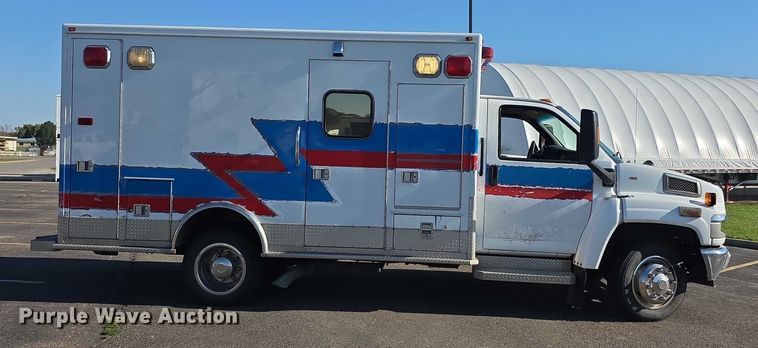 image for item FI0592 2008 Chevrolet C4500 ambulance