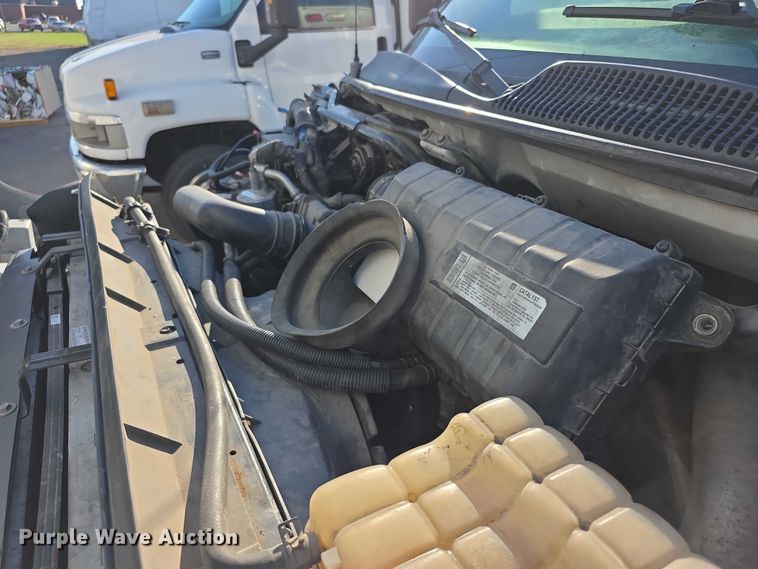 image for item FI0592 2008 Chevrolet C4500 ambulance