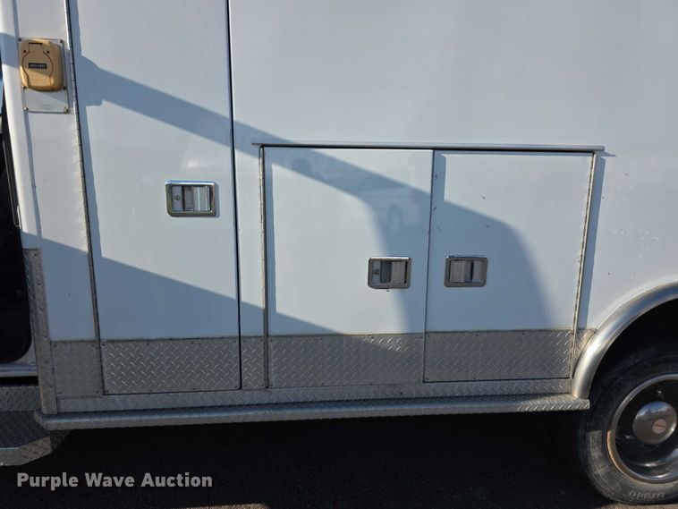 image for item FI0593 2008 Chevrolet C4500 ambulance
