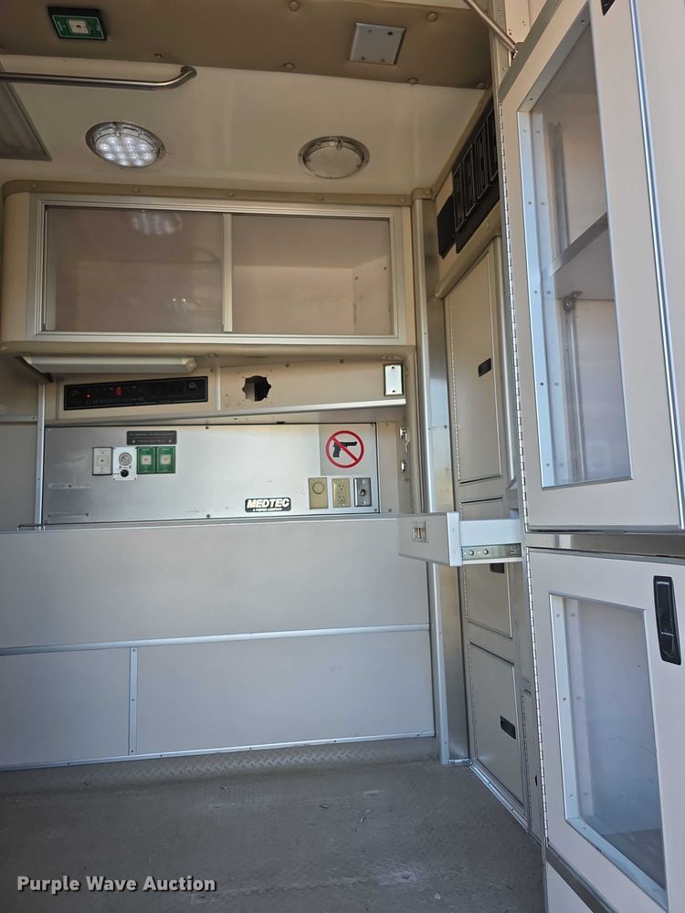 image for item FI0593 2008 Chevrolet C4500 ambulance