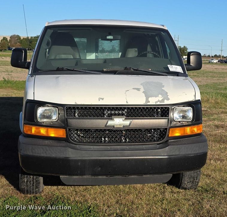 image for item FI0615 2012 Chevrolet Express 2500 van