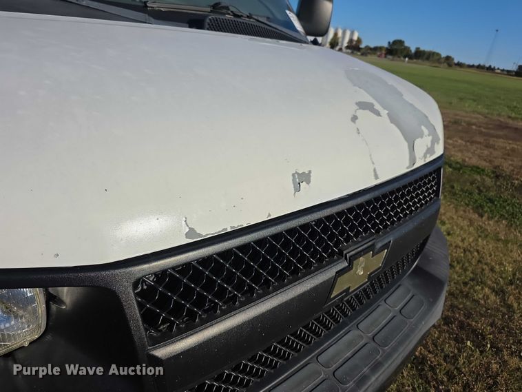 image for item FI0615 2012 Chevrolet Express 2500 van