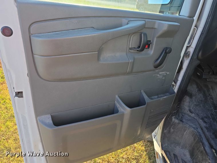 image for item FI0615 2012 Chevrolet Express 2500 van