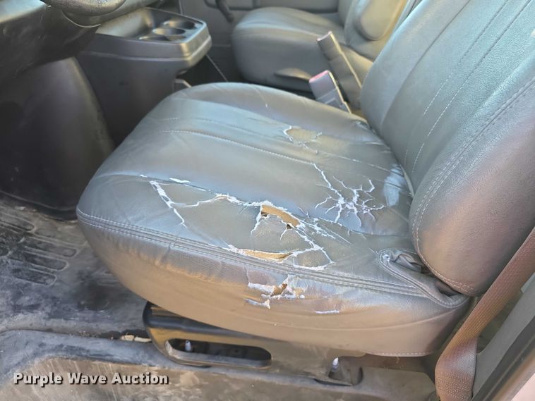 image for item FI0615 2012 Chevrolet Express 2500 van