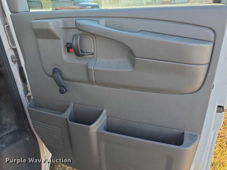 image for item FI0615 2012 Chevrolet Express 2500 van