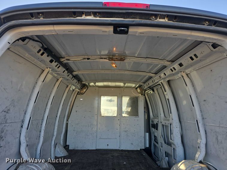 image for item FI0615 2012 Chevrolet Express 2500 van