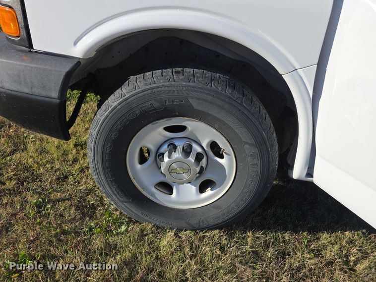 image for item FI0615 2012 Chevrolet Express 2500 van