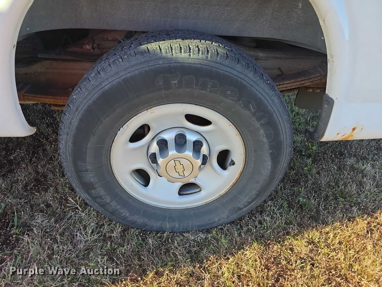 image for item FI0615 2012 Chevrolet Express 2500 van